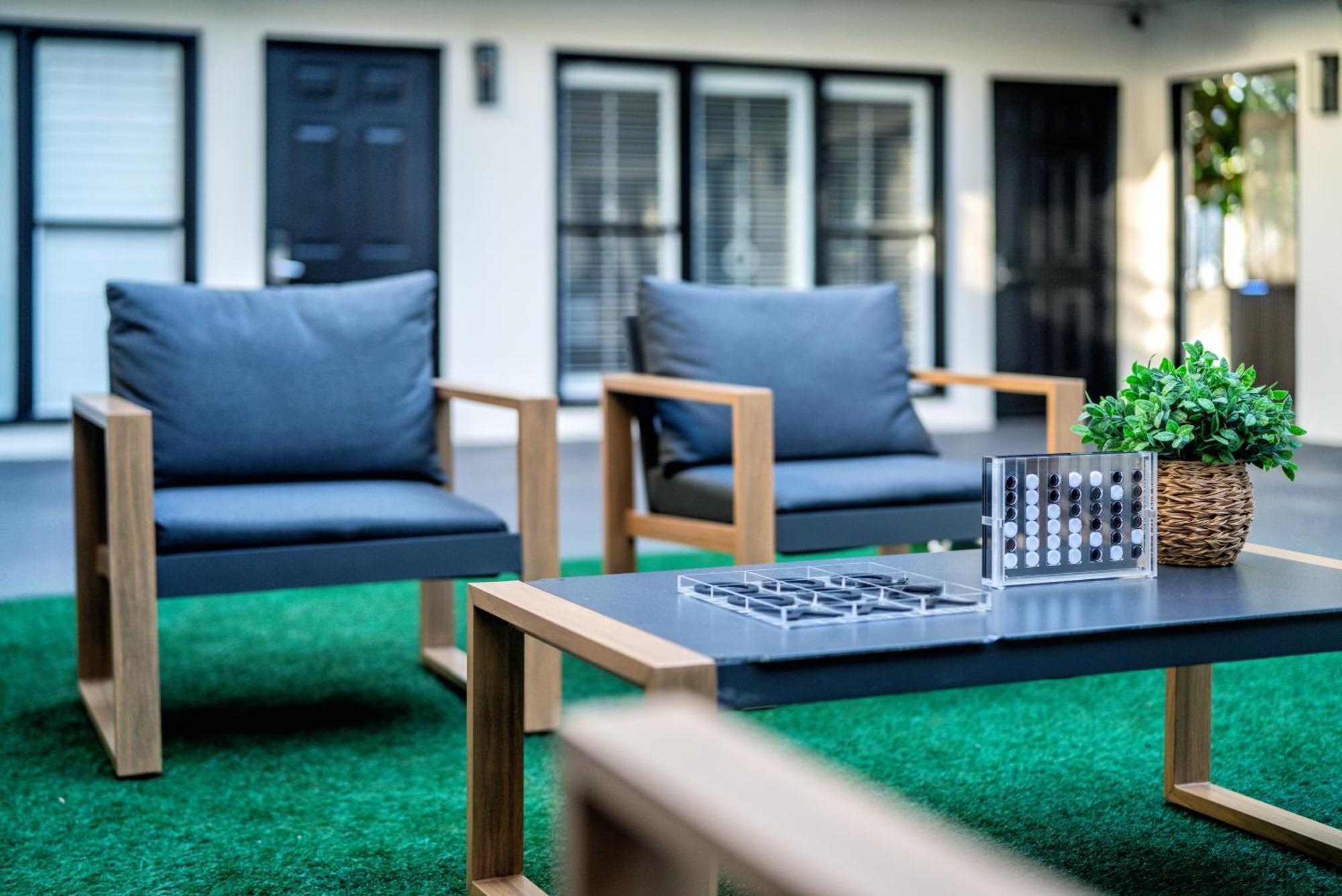 Lodge Lyfe & By Aga - Beverly Hills Los Angeles