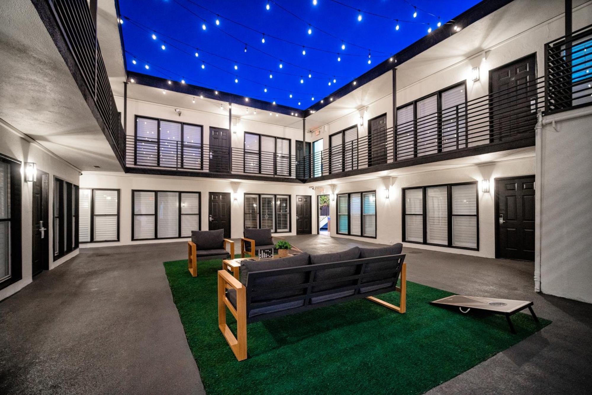 Lodge Lyfe & By Aga - Beverly Hills